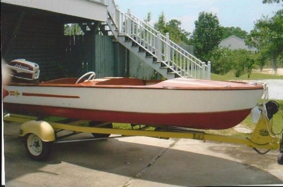 Vintage wood boat. 1956 Yellow Jacket, 1957 Johnson 35, 1956 TeeNee ...