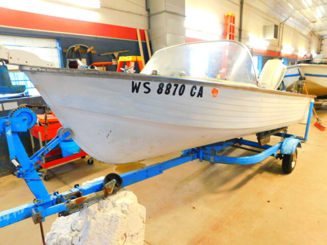 1900 Crestliner Runabout