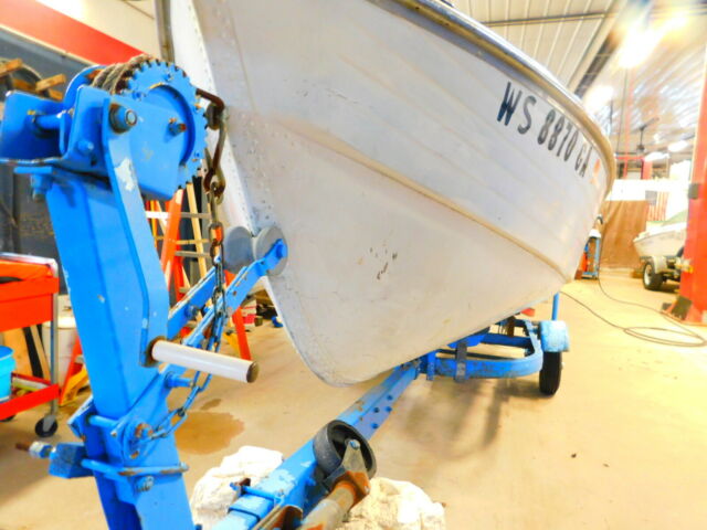 1900 Crestliner Runabout