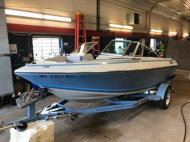 1988 Four Winns Freedom 160 Ski/Wakeboard