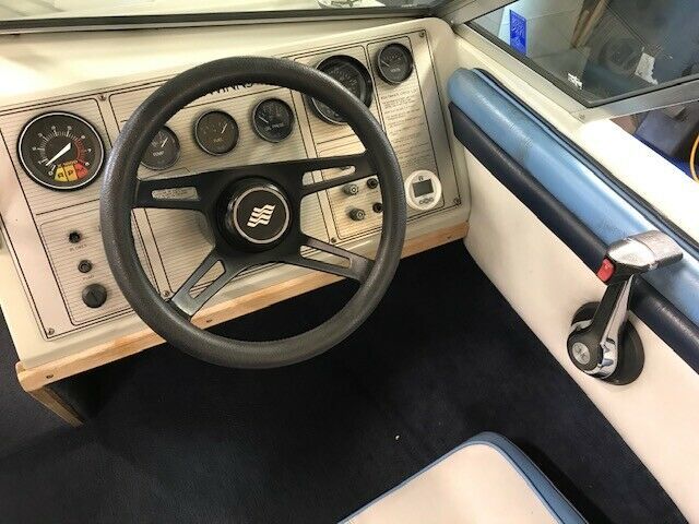 1988 Four Winns Freedom 160 Ski/Wakeboard