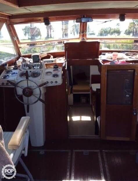 1959 Chris-Craft 31 Constellation Trawler