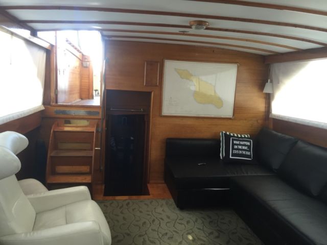 1964 Chris Craft Constellation Aft Cabin