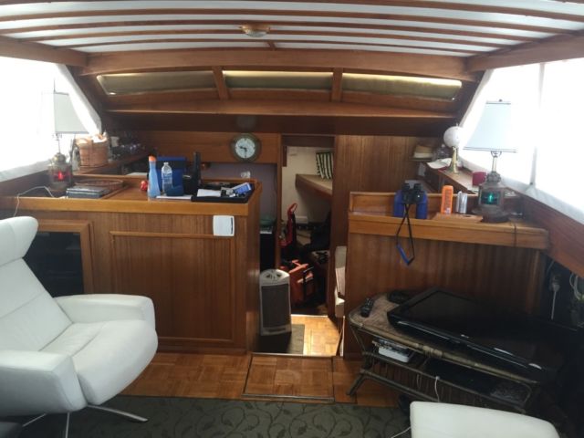 1964 Chris Craft Constellation Aft Cabin