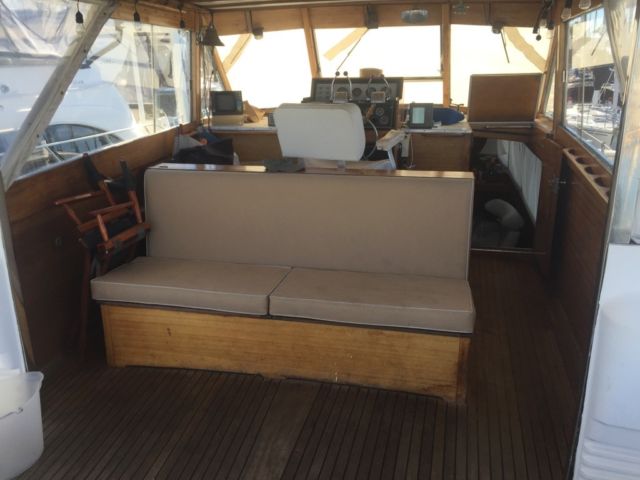 1964 Chris Craft Constellation Aft Cabin