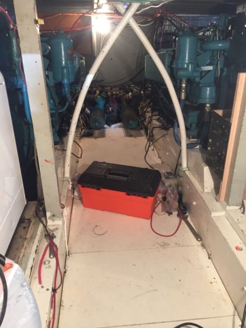 1964 Chris Craft Constellation Aft Cabin