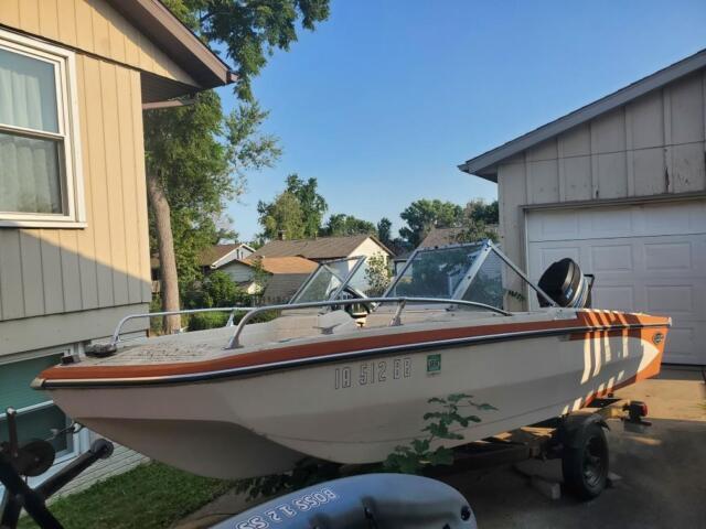 1975 Glastron 14ft Boat --