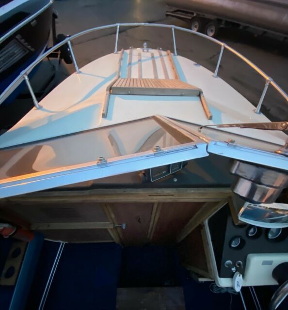 1976 Sea Ray SRV 200 Cuddy Cabin