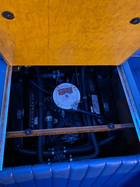 1976 Sea Ray SRV 200 Cuddy Cabin