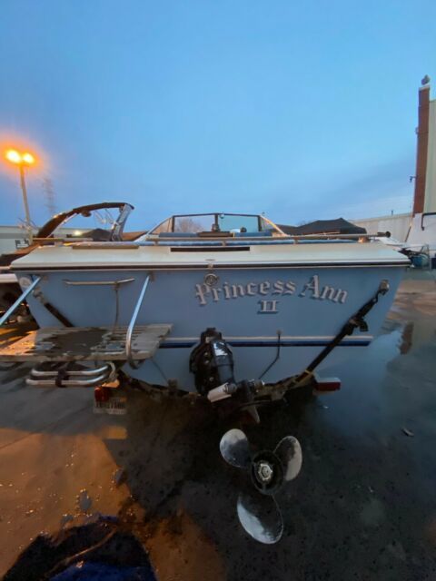 1976 Sea Ray SRV 200 Cuddy Cabin