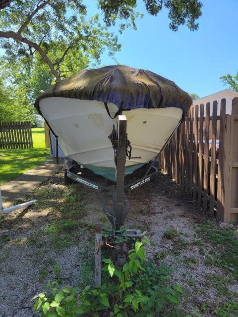 1978 Sea Ray 20ft Boat --