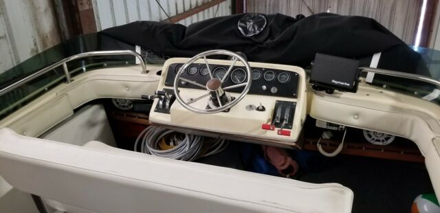 1980 Silverton 34C Flybridge