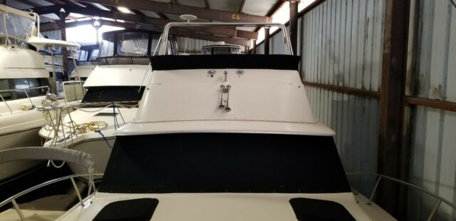 1980 Silverton 34C Flybridge