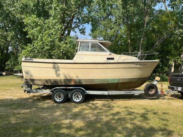 1982 Bayliner Trophy 22ft Boat --