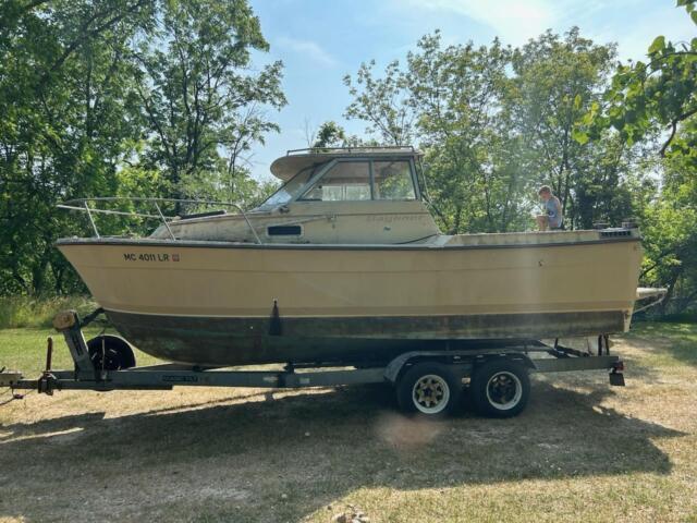 1982 Bayliner Trophy 22ft Boat --