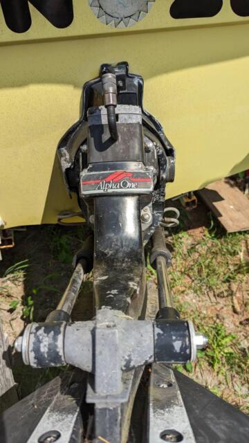 1982 Sea Ray 17ft Boat --