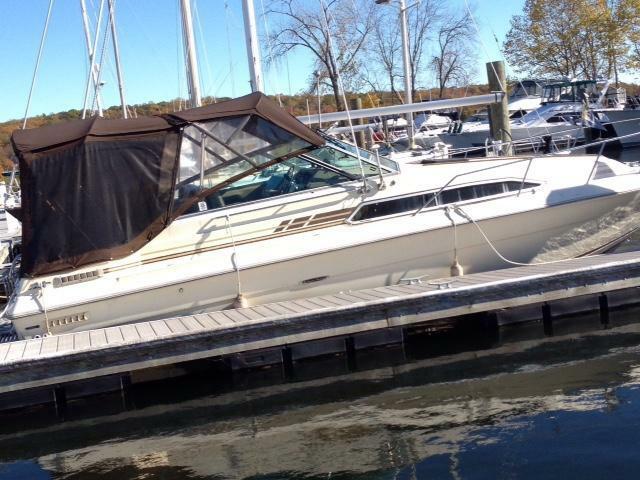 1982 Sea Ray 270 Sundancer Aft Cabin