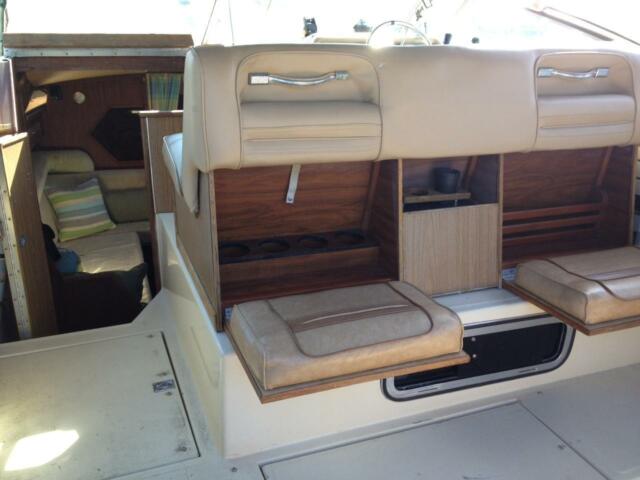 1982 Sea Ray 270 Sundancer Aft Cabin