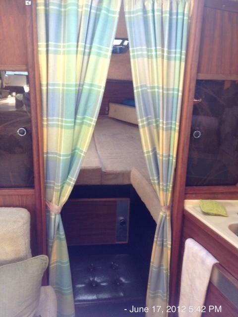 1982 Sea Ray 270 Sundancer Aft Cabin