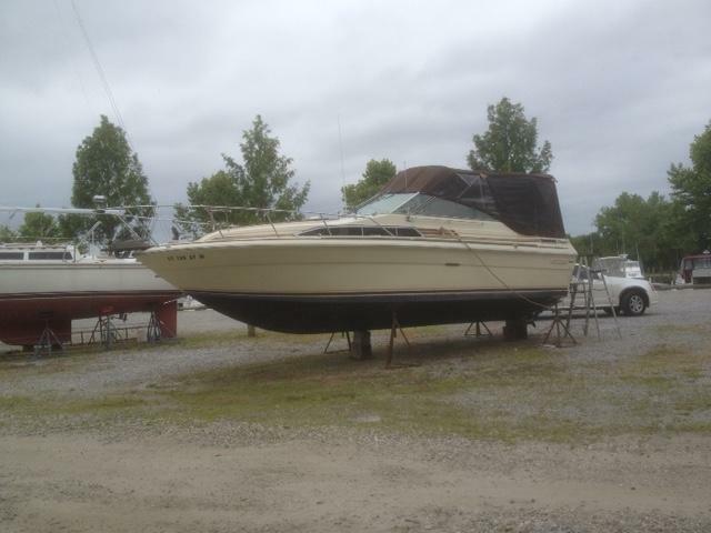 1982 Sea Ray 270 Sundancer Aft Cabin