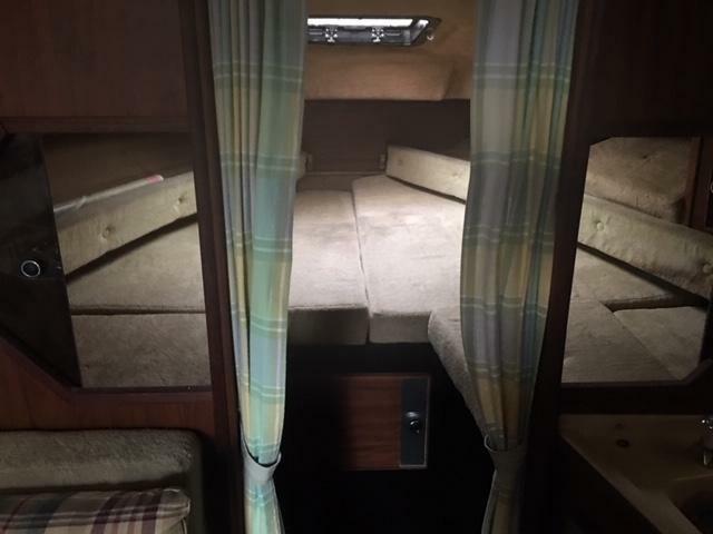 1982 Sea Ray 270 Sundancer Aft Cabin