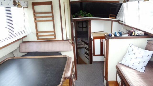 1983 Carver Boats Crusader Flybridge