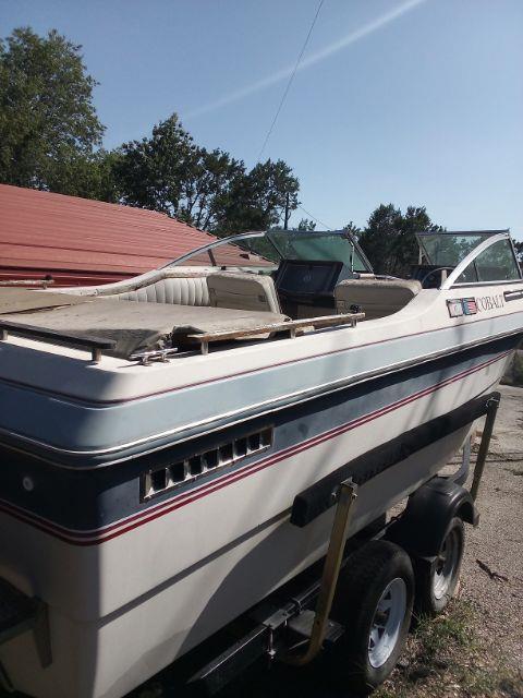 1985 Cobalt 21ft Boat --