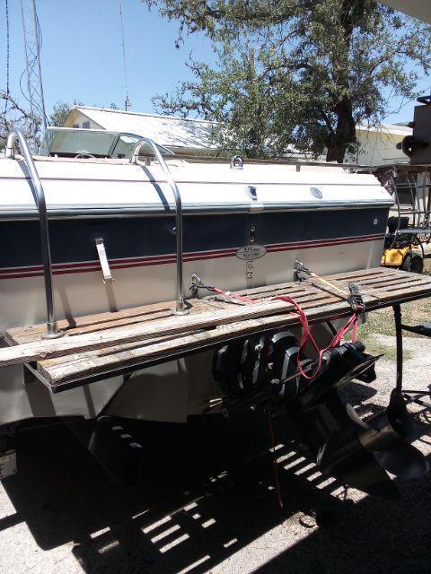 1985 Cobalt 21ft Boat --