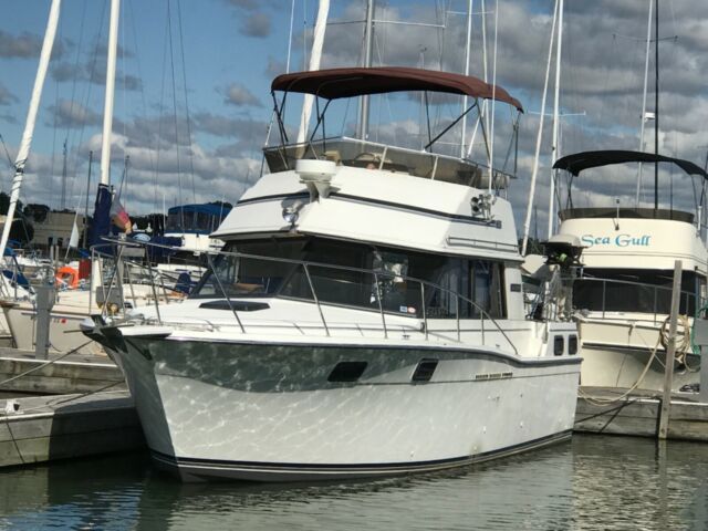 1986 Carver Boats Carver 3207 Aft Cabin