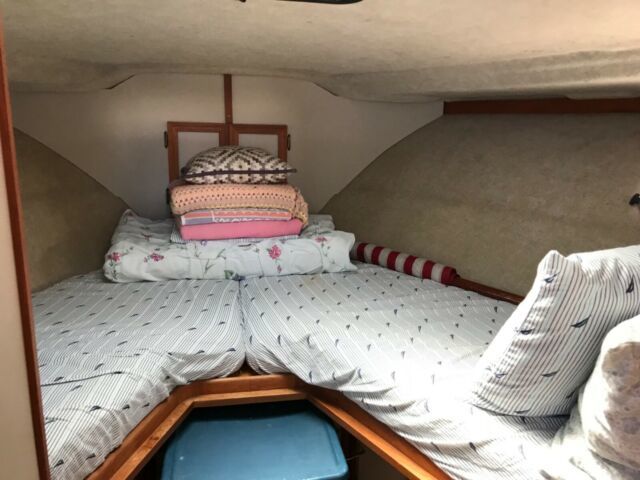 1986 Carver Boats Carver 3207 Aft Cabin