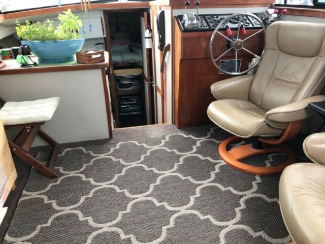 1986 Carver Boats Carver 3207 Aft Cabin