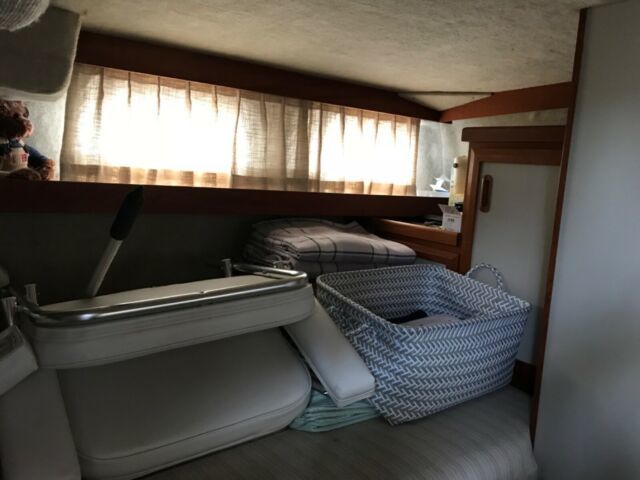 1986 Carver Boats Carver 3207 Aft Cabin