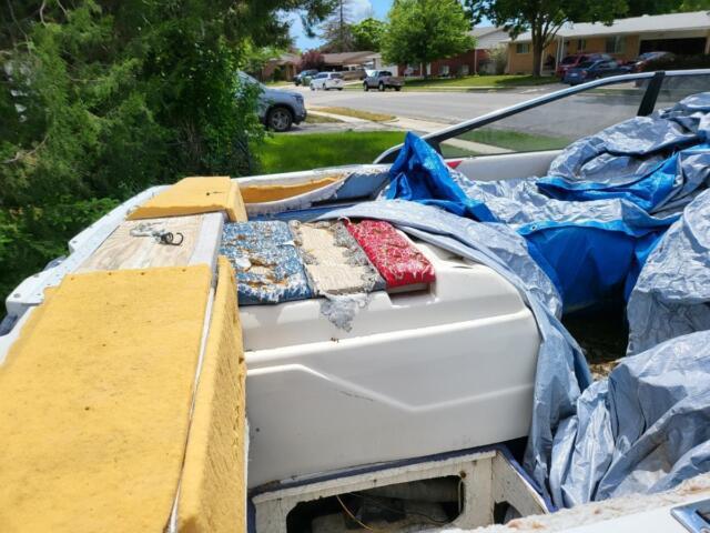 1987 Bayliner 18ft Boat --