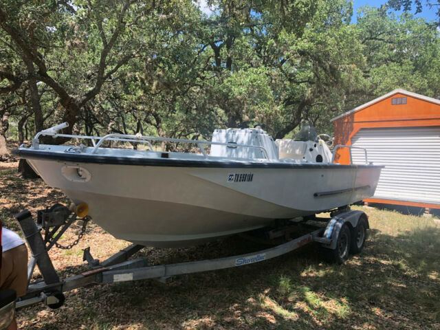 1987 Boston Whaler 22' Guardian Center Console