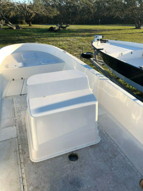 1987 Boston Whaler 22' Guardian Center Console