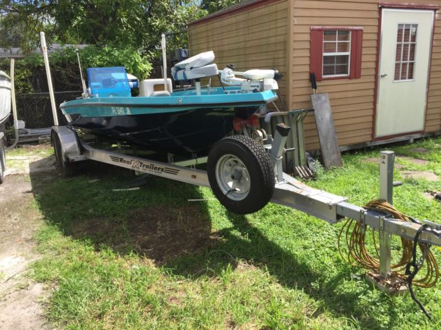 1987 Champion Boats champion Bass