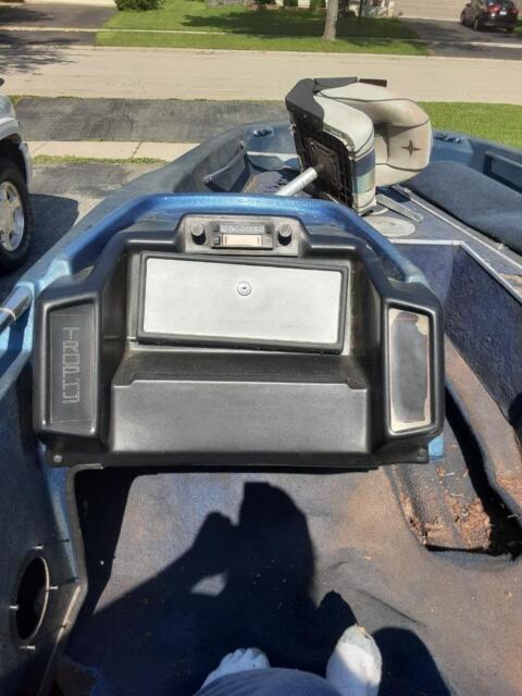 1988 Bayliner 18ft Boat --