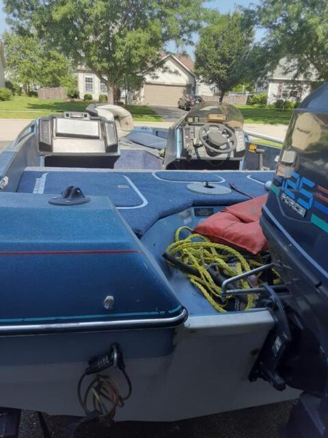 1988 Bayliner 18ft Boat --