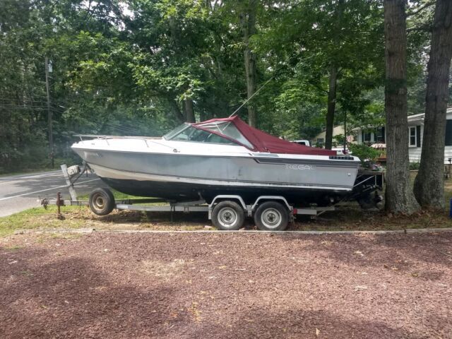 1988 Regal 21ft Boat --