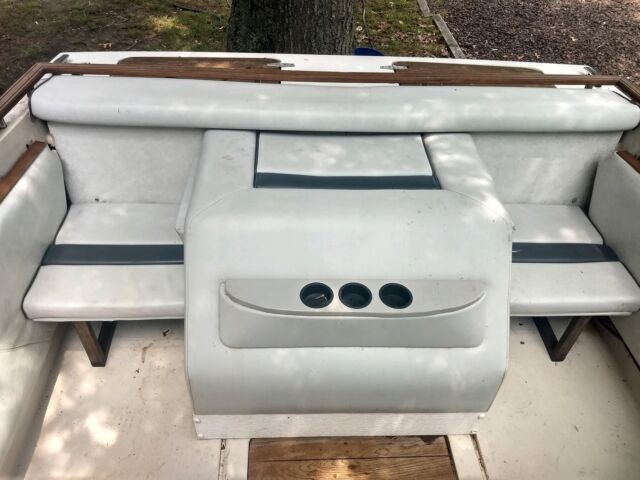 1988 Regal 21ft Boat --