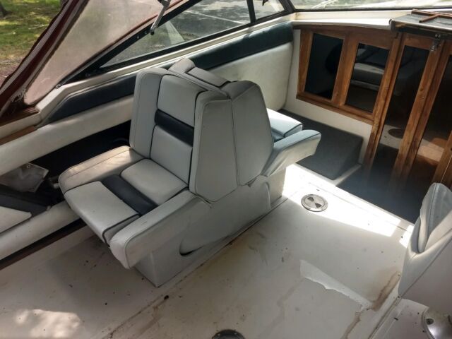 1988 Regal 21ft Boat --