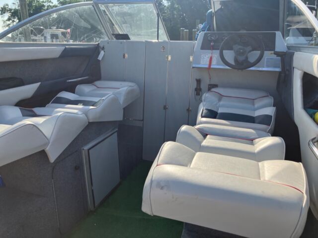 1992 Bayliner 2252 Weekender Aft Cabin