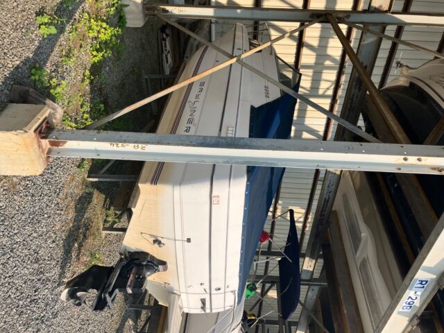1992 Bayliner 2252 Weekender Aft Cabin