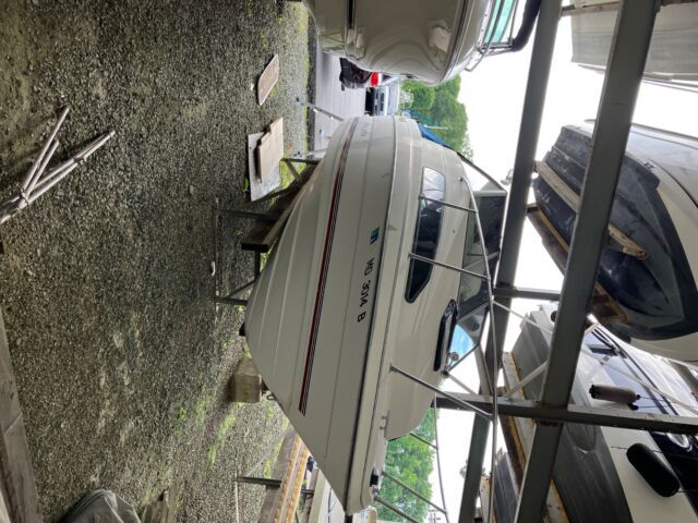 1992 Bayliner 2252 Weekender Aft Cabin