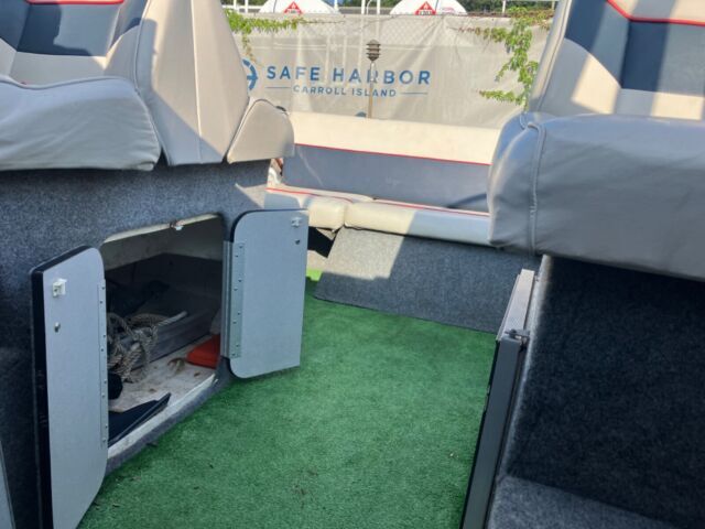 1992 Bayliner 2252 Weekender Aft Cabin