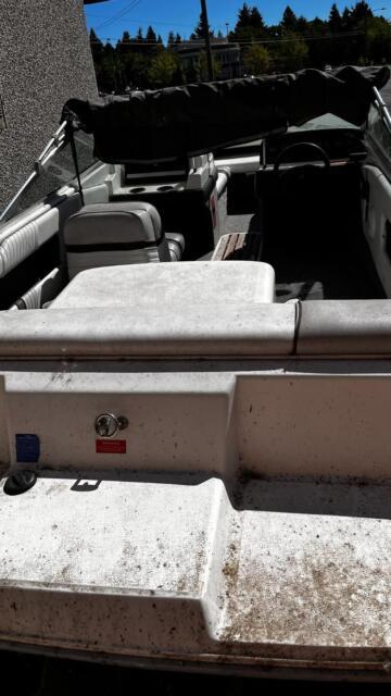 1993 Sea Ray 17ft Boat --