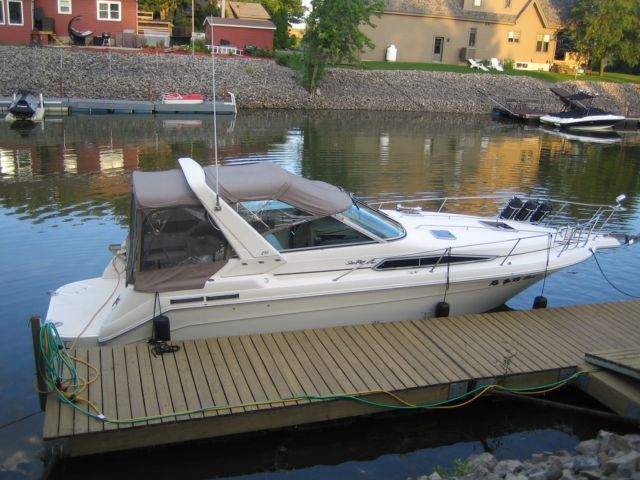 1993 Sea Ray Sundancer 290 DA Aft Cabin