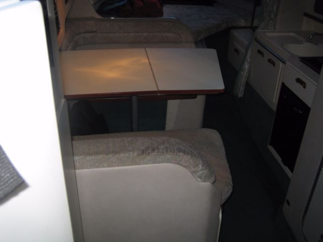 1993 Sea Ray Sundancer 290 DA Aft Cabin