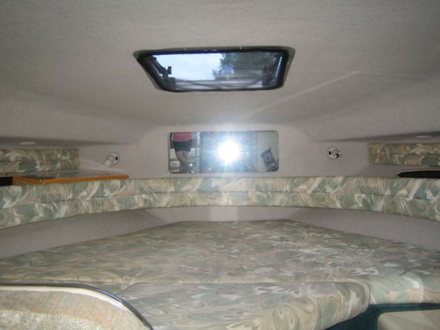 1993 Sea Ray Sundancer 290 DA Aft Cabin