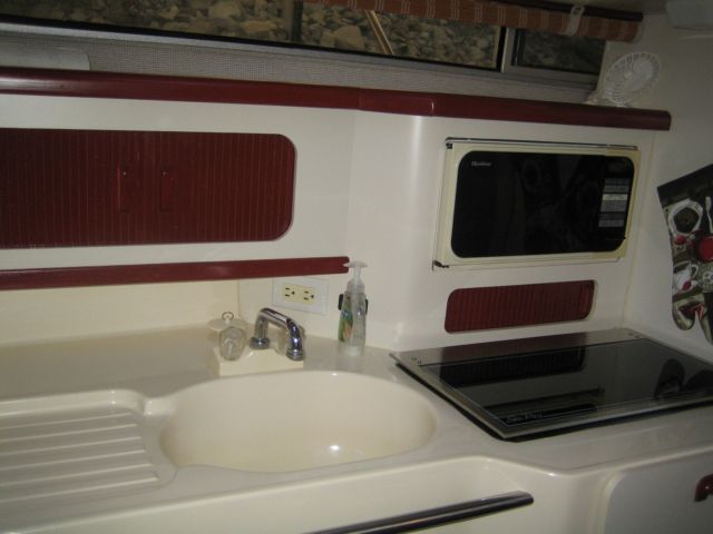1993 Sea Ray Sundancer 290 DA Aft Cabin